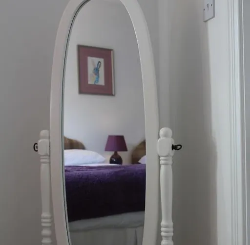 Number 11 Guest Westport