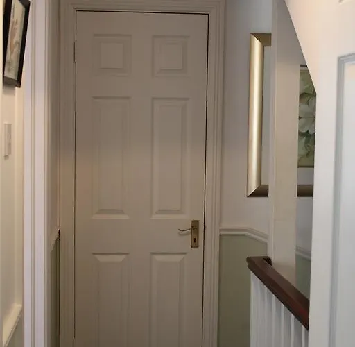 Number 11 Guest 웨스트포트